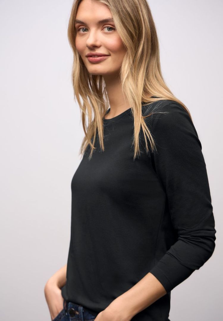 10001 Black