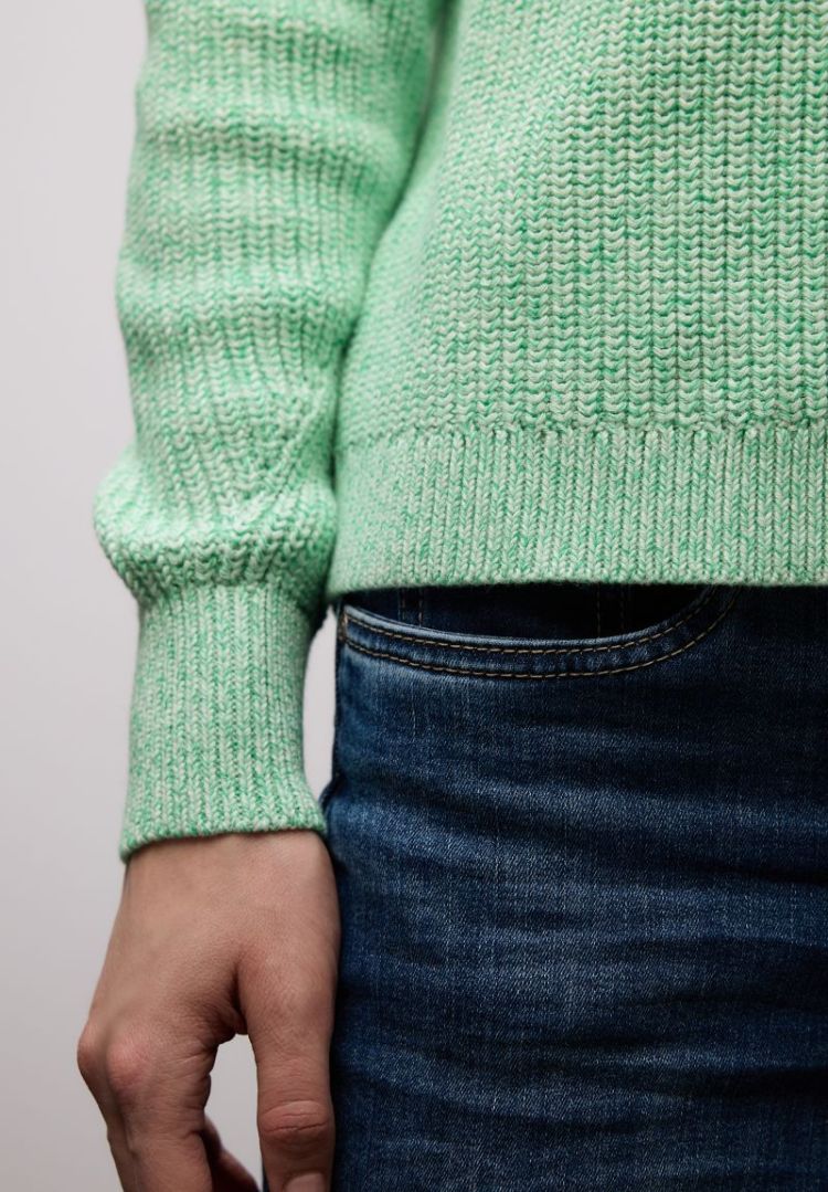 27302 pale mint