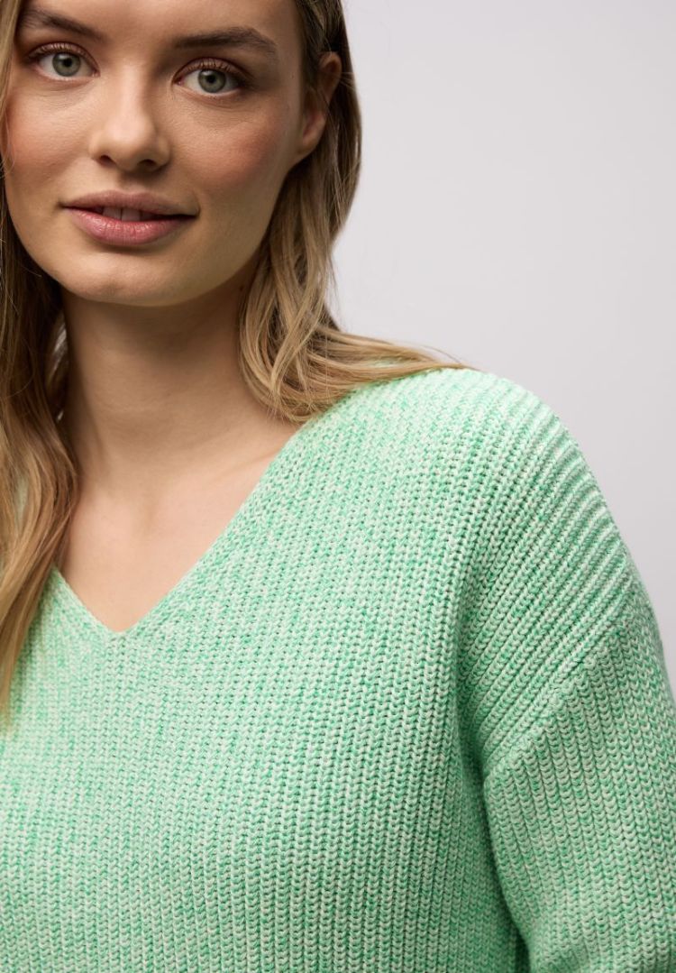  27302 pale mint