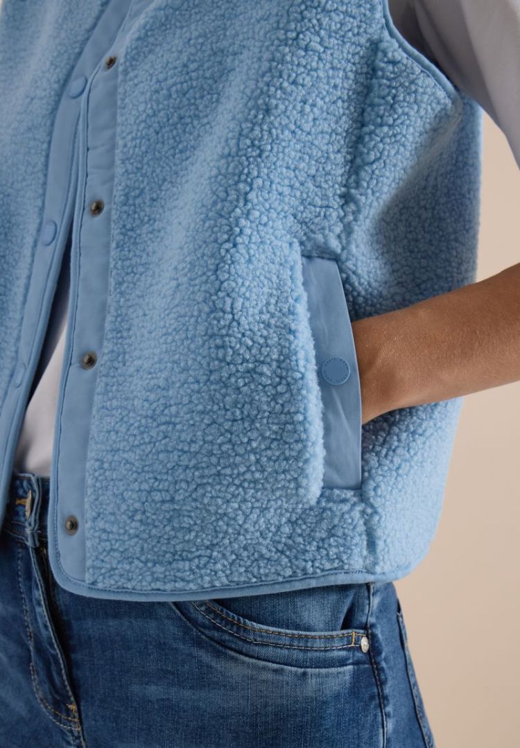  17901 easy blue