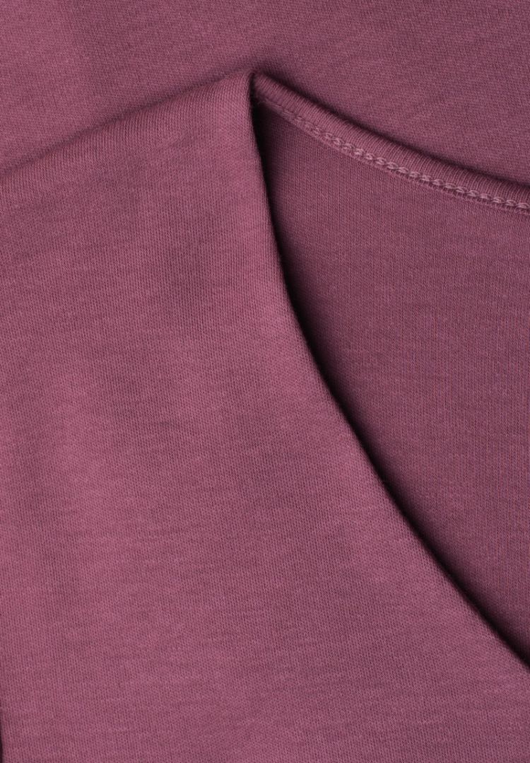  17733 dark clou