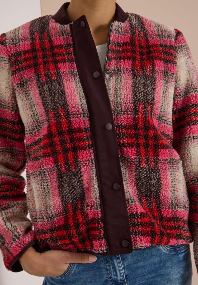  37749 berry red