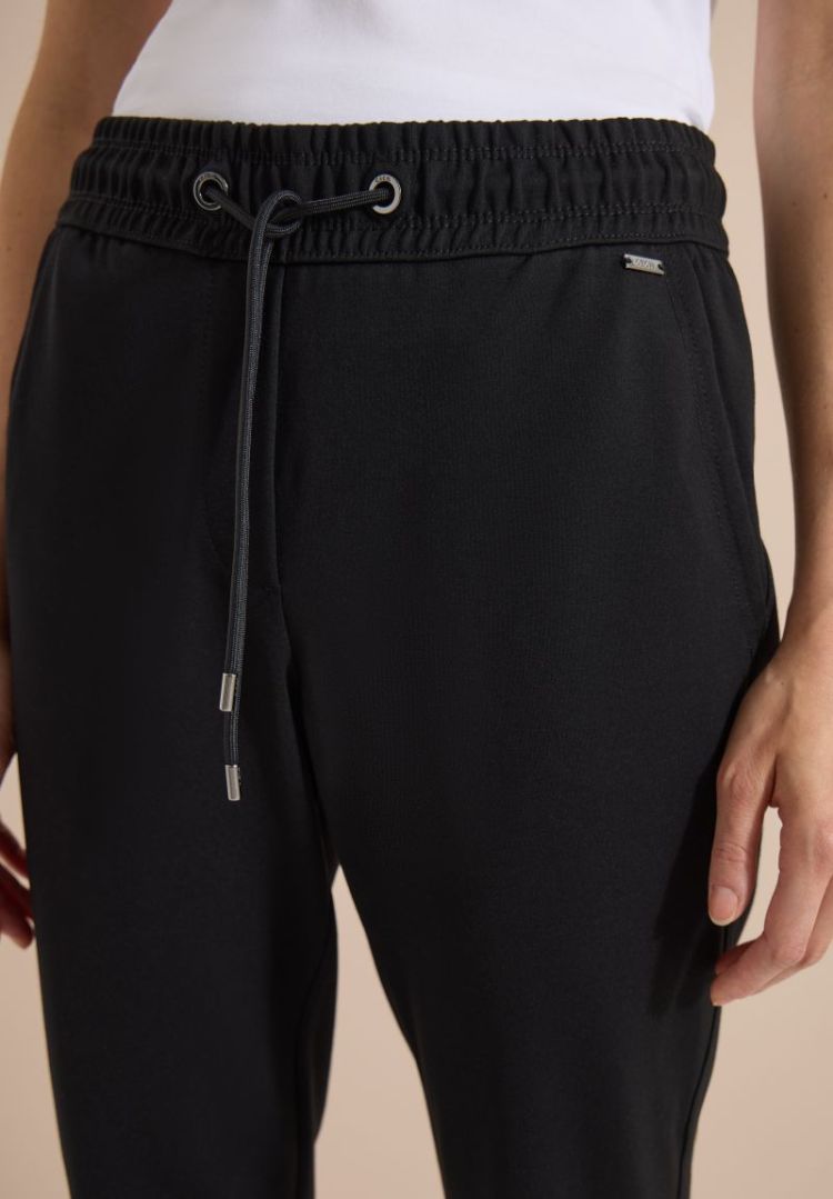  10001 Black